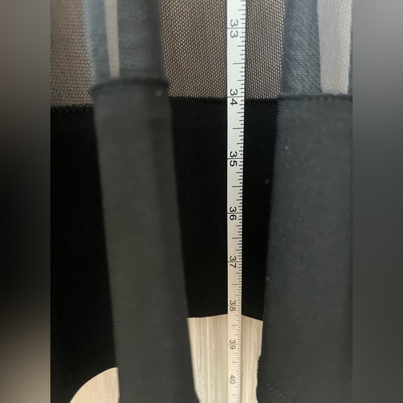 R&M RICHARDS shortsleeve knee length micromesh black nude underlay stripes sz 8 - Picture 6 of 9